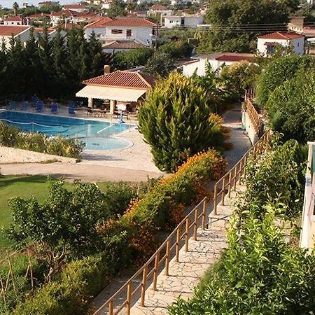 Il Villaggio Храни Екстериор снимка
